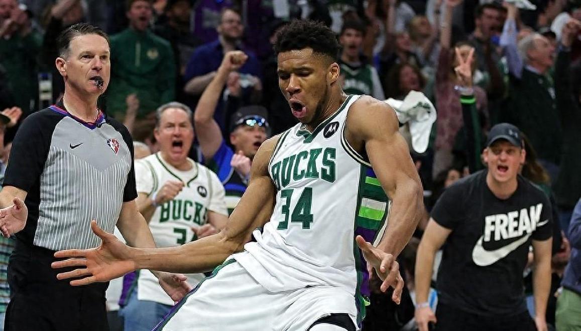 勇士客场惜败雄鹿,近期状态低迷 勇士客场惜败雄鹿,近期状态低迷