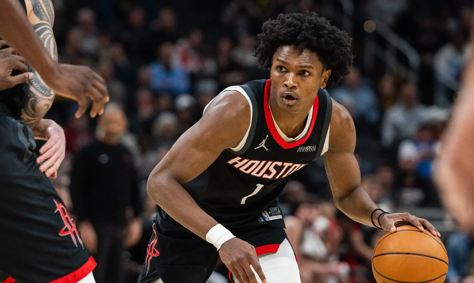 包含火箭力克公牛，杰出表现引领球队的词条