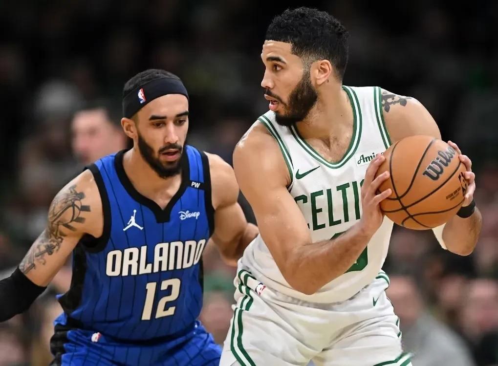 包含巴西男篮轻取爵士，波尔津吉斯关键制胜的词条