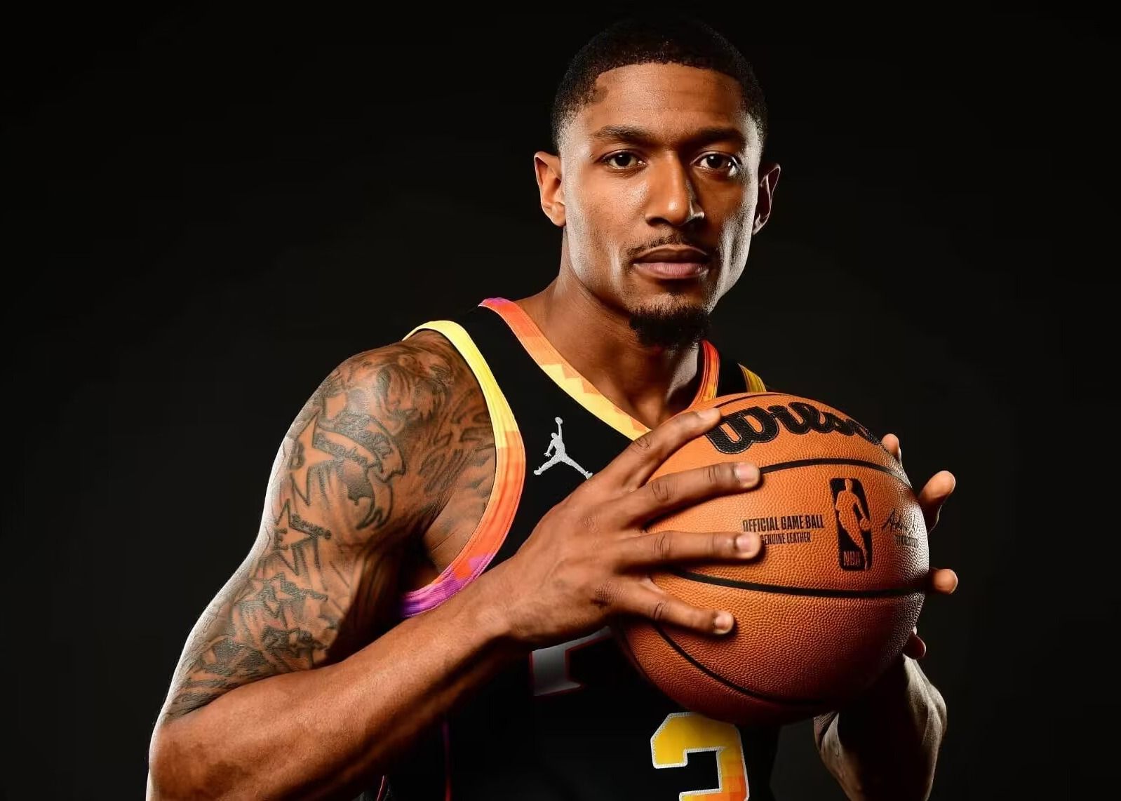 关于步行者大胜老鹰，比尔发挥神勇的信息