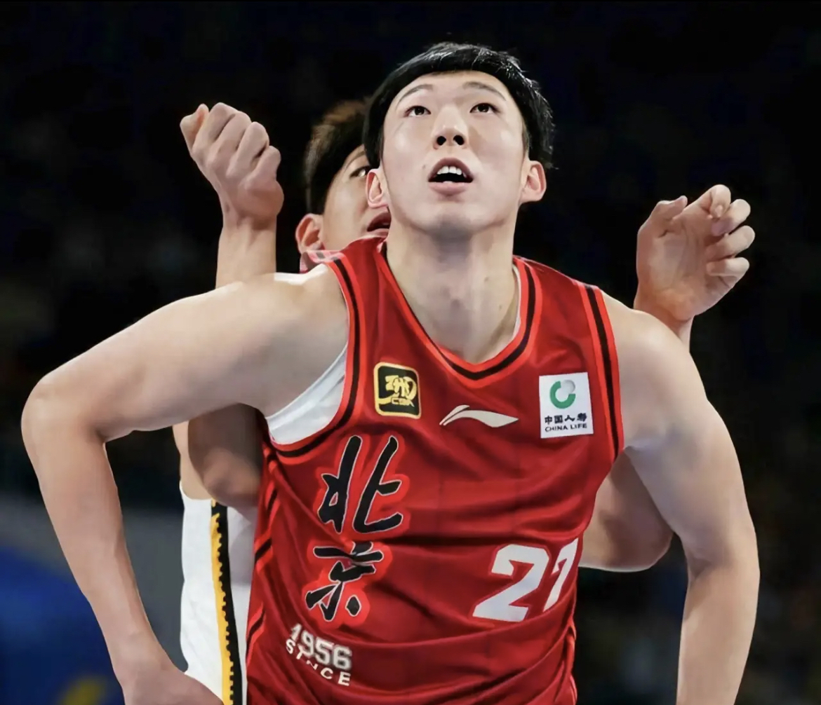 关于鹈鹕险胜天津队，周琦关键制胜的信息