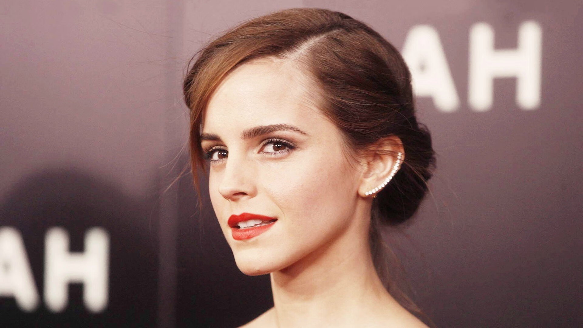 霓虹迷踪，暗夜街道上，那只福克斯如何篡改了比赛法则