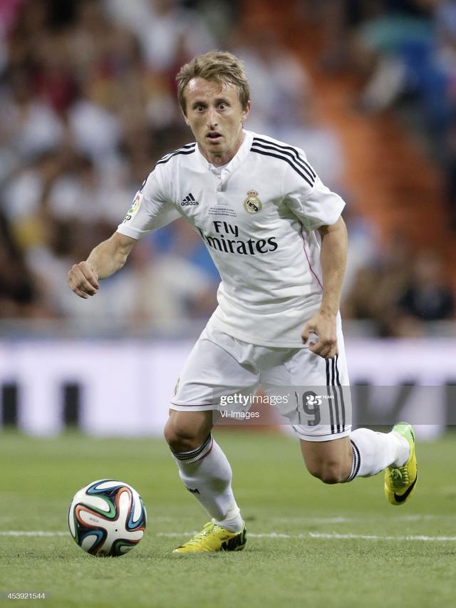 马赛稳稳拿下克罗地亚，拉什福德在欧冠半决赛接管比赛