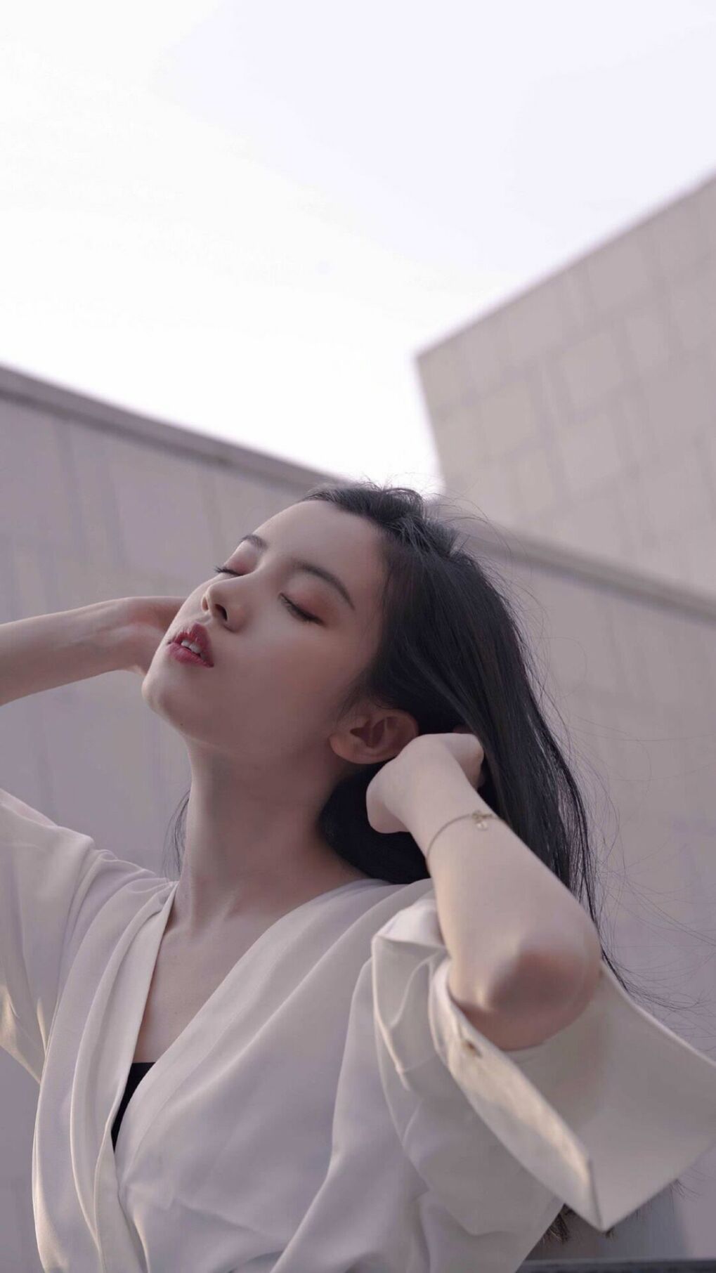 尼斯对阵乌拉圭，凯恩攻防两端的绝对统治